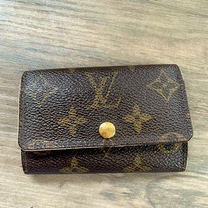 Louis Vuitton Monogram Key Pouch✨